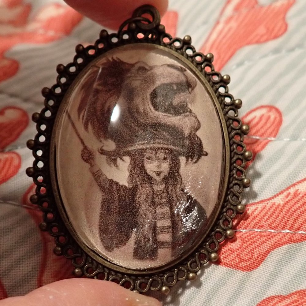 Super cute antique-inspired Luna Lovegood pendant